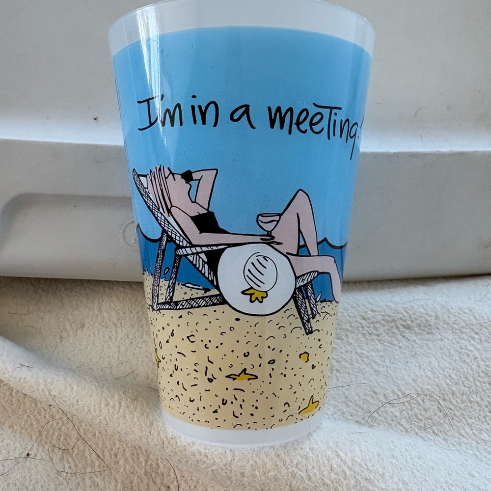 Set of 12 plastic beach cups